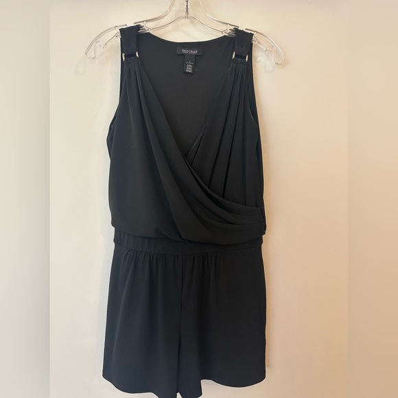 Chic Black Sleeveless Jumpsuit - Picture 1 of 5
